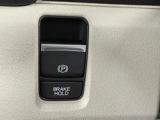 ホンダ Ｎ ＢＯＸ 愛知県 2024(令6)年 0.3万km クリスタルブラックパール ワンオーナー/ホンダセンシング/　・衝突軽減ブレーキ/　・先行車発進お知らせ機能/　・歩行者事故低減ステアリング/　・路外逸脱抑制機能/　・標識認識機能/　・渋滞追従機能付アダプティブクルーズコントロール/　・線維持支援システム/　・誤発進抑制機能/　・後方誤発進抑制機能/　・近距離衝突軽減ブレーキ/　・急アクセル抑制機能/　・パーキングセンサーシステム/　・オートハイビーム/ホンダコネクトGathers9インチナビ/　（Bluetooth/フルセグTV/CD/DVD/USB）/バックカメラ/ETC/両側パワースライドドア/シートヒーター/ドライブレコーダー/純正フロアマット/ロールサンシェード/オートライト/スマートキー/電子パーキング/オートホールド/後席テーブル