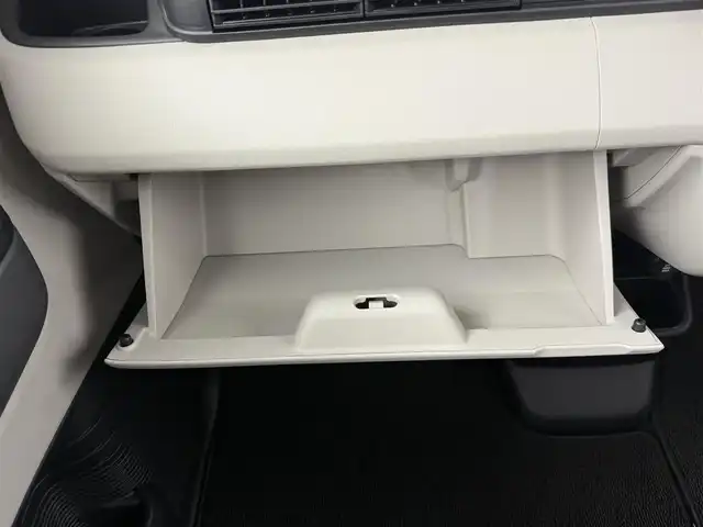 ホンダ Ｎ ＢＯＸ 愛知県 2024(令6)年 0.3万km クリスタルブラックパール ワンオーナー/ホンダセンシング/　・衝突軽減ブレーキ/　・先行車発進お知らせ機能/　・歩行者事故低減ステアリング/　・路外逸脱抑制機能/　・標識認識機能/　・渋滞追従機能付アダプティブクルーズコントロール/　・線維持支援システム/　・誤発進抑制機能/　・後方誤発進抑制機能/　・近距離衝突軽減ブレーキ/　・急アクセル抑制機能/　・パーキングセンサーシステム/　・オートハイビーム/ホンダコネクトGathers9インチナビ/　（Bluetooth/フルセグTV/CD/DVD/USB）/バックカメラ/ETC/両側パワースライドドア/シートヒーター/ドライブレコーダー/純正フロアマット/ロールサンシェード/オートライト/スマートキー/電子パーキング/オートホールド/後席テーブル