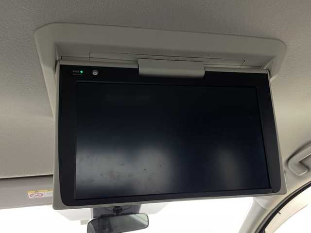 トヨタ シエンタ Z 神奈川県 2022(令4)年 2.5万km ブラック 純正8型ディスプレイオーディオ/AM　FM　Bluetooth　USB　MiraCast/バックカメラ/純正後席フリップダウンモニター/レーンディパーチャアラート/ブラインドスポットモニター/プリクラッシュセーフティ/プロアクティブドライビングアシスト/前後クリアランスソナー/リヤクロストラフィックアラート/パーキングサポートブレーキ/ロードサインアシスト/レーダークルーズコントロール/ビルトインETC2.0/革巻きステアリング/ステアリングスイッチ/純正フロアマット/スマートキー/ドアバイザー/LEDヘッドライト/オートライト/オートハイビーム/電動格納ミラー