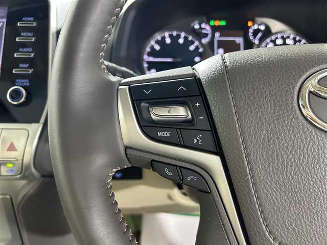 トヨタ ランドクルーザー プラド TX Lパッケージ マットブラED 佐賀県 2023(令5)年 0.8万km ホワイトパールクリスタルシャイン ワンオーナー/純正9型ナビ/USB/BT/MiraCast/バック・サイドカメラ/サンルーフ/黒革シート/ベンチレーション/パワーシート/オートマチックハイビーム/LEDライト/フォグランプ/ACC/LDA/BSM/RSA/先行車発進告知/トヨタセーフティセンス/前後ドライブレコーダー/フロアマット/純正１８インチアルミホイール/スペアキー/新車時保証書/取扱説明書