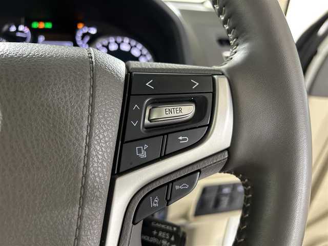 トヨタ ランドクルーザー プラド TX Lパッケージ マットブラED 佐賀県 2023(令5)年 0.8万km ホワイトパールクリスタルシャイン ワンオーナー/純正9型ナビ/USB/BT/MiraCast/バック・サイドカメラ/サンルーフ/黒革シート/ベンチレーション/パワーシート/オートマチックハイビーム/LEDライト/フォグランプ/ACC/LDA/BSM/RSA/先行車発進告知/トヨタセーフティセンス/前後ドライブレコーダー/フロアマット/純正１８インチアルミホイール/スペアキー/新車時保証書/取扱説明書