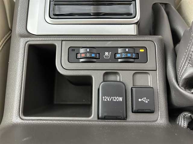 トヨタ ランドクルーザー プラド TX Lパッケージ マットブラED 佐賀県 2023(令5)年 0.8万km ホワイトパールクリスタルシャイン ワンオーナー/純正9型ナビ/USB/BT/MiraCast/バック・サイドカメラ/サンルーフ/黒革シート/ベンチレーション/パワーシート/オートマチックハイビーム/LEDライト/フォグランプ/ACC/LDA/BSM/RSA/先行車発進告知/トヨタセーフティセンス/前後ドライブレコーダー/フロアマット/純正１８インチアルミホイール/スペアキー/新車時保証書/取扱説明書
