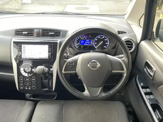 日産 デイズ ハイウェイスターX 千葉県 2018(平30)年 3.4万km オーシャンブルーP 衝突軽減ブレーキシステム/純正メモリナビゲーション/（CD/DVD/SD/BT/フルセグTV）/全方位カメラ/純正ドライブレコーダー/ETC/アイドリングストップ/ステアリングスイッチ/キセノンライト/フォグライト/オートハイビーム/電格ミラー/ドアバイザー/純正フロアマット/純正14インチアルミホイール