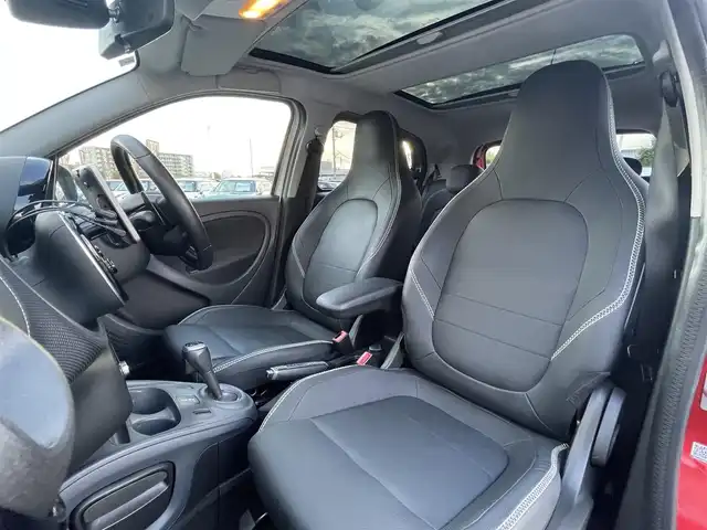 スマート ＭＣＣ スマート フォーフォー BRABUS エクスクルーシブ 静岡県 2017(平29)年 1.3万km シルバーⅡ ブレーキアシスト警告アラーム/車線逸脱警告アラーム/純正OPメモリーナビワンセグTV/バックカメラ/ブラックレザーシート シートヒーター /LEDヘッドライト/ドライブレコーダー/フィルム施工/キーレス/ETC