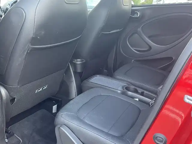 スマート ＭＣＣ スマート フォーフォー BRABUS エクスクルーシブ 静岡県 2017(平29)年 1.3万km シルバーⅡ ブレーキアシスト警告アラーム/車線逸脱警告アラーム/純正OPメモリーナビワンセグTV/バックカメラ/ブラックレザーシート シートヒーター /LEDヘッドライト/ドライブレコーダー/フィルム施工/キーレス/ETC