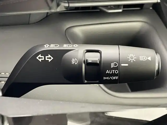 日産 セレナ e－パワー ハイウェイスター V 埼玉県 2025(令7)年 0.1千km プリズムホワイト 登録済み未使用車/アラウンドビューモニター（移動物 検知機能付）/インテリジェントルームミラー/アドバンスドドライブアシストディスプレイ/（12.3インチカラーディスプレイ）/ワイヤレス充電器/NissanConnectナビゲーションシステム（地デジ内蔵）/車載通信ユニット（TCU［Telematics Control Unit］）/ETC2.0ユニット（ビルトインタイプ）/ドライブレコーダー（前後セット）/プロパイロット（ナビリンク機能付）/プロパイロット緊急停止支援システム（SOSコール機能付）/エマージェンシーブレーキ/両側デンドウスライドドア（ハンズフリー）/前後コーナーセンサー/純正16インチアルミホイール/前後コーナーセンサー