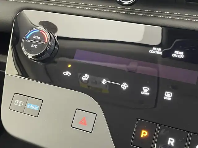日産 セレナ e－パワー ハイウェイスター V 埼玉県 2025(令7)年 0.1千km プリズムホワイト 登録済み未使用車/アラウンドビューモニター（移動物 検知機能付）/インテリジェントルームミラー/アドバンスドドライブアシストディスプレイ/（12.3インチカラーディスプレイ）/ワイヤレス充電器/NissanConnectナビゲーションシステム（地デジ内蔵）/車載通信ユニット（TCU［Telematics Control Unit］）/ETC2.0ユニット（ビルトインタイプ）/ドライブレコーダー（前後セット）/プロパイロット（ナビリンク機能付）/プロパイロット緊急停止支援システム（SOSコール機能付）/エマージェンシーブレーキ/両側デンドウスライドドア（ハンズフリー）/前後コーナーセンサー/純正16インチアルミホイール/前後コーナーセンサー