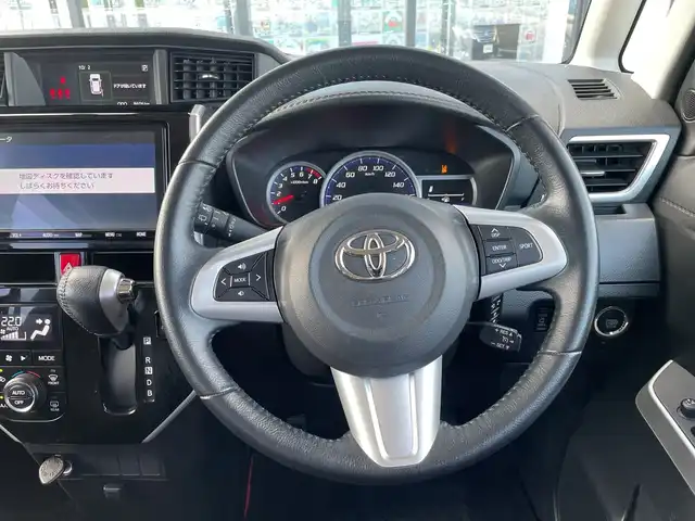 トヨタ ルーミー カスタムG－T 千葉県 2020(令2)年 0.9万km ブラックマイカメタリック 純正9インチSDナビ/(フルセグ/FM/AM/BT/CD/DVD)/バックカメラ/衝突被害軽減システム/クルーズコントロール/両側パワースライドドア/横滑り防止装置/ETC2.0/ドライブレコーダー/アイドリングストップ/LEDヘッドライト/フォグランプ/オートライト/ウィンカーミラー/電動格納ミラー/シートヒーター/エアシート/シートリフター/ステアリングヒーター/プッシュスタート/スマートキー/フロアマット/ドアバイザー/スペアキー/取扱説明書/保証書