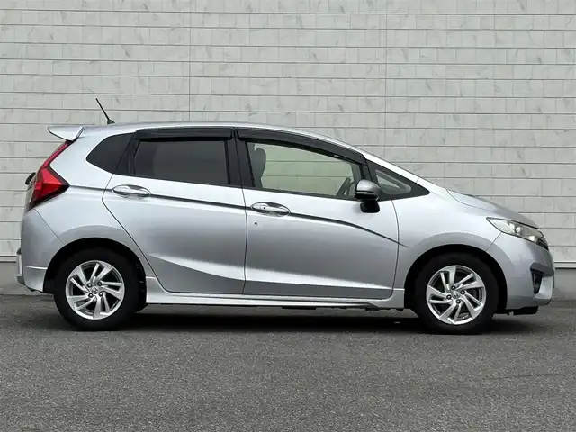 ホンダ フィット 13G Sパッケージ 山口県 2013(平25)年 14.8万km アラバスターシルバーメタリック 社外ナビ フルセグTV CD DVD/ETC/LEDオートヘッドライト/フォグライト/スマートキー 2個/パドルシフト/アルミホイール/取説