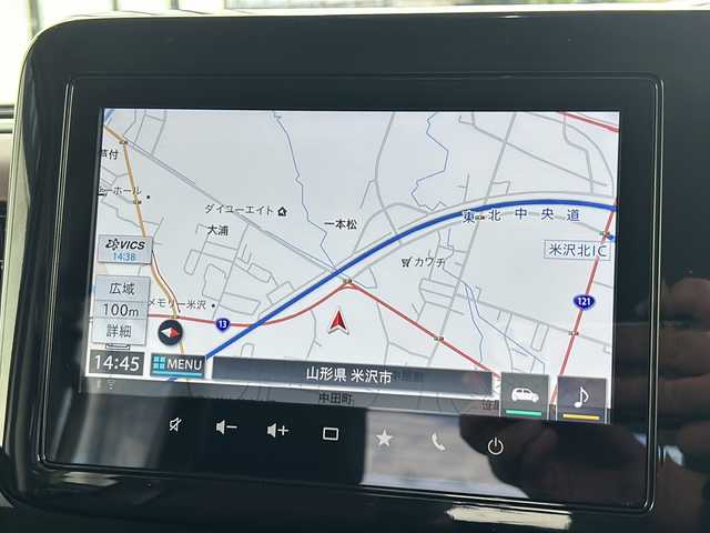 スズキ スペーシア カスタム HYBRID XS ターボ 山形県 2024(令6)年 0.7万km ピュアホワイトパール/ブラック2トーン 禁煙車/ツートンカラー/4WD/デュアルセンサーブレーキサポートII/アダプティブクルーズコントロール/横滑り防止装置/レーンキープアシスト/前後コーナーセンサー/オートマチックハイビーム/全方位カメラ/純正9インチナビ/（Bluetooth/フルセグ/AM/FM/USB)/テレビキャンセラー/ヘッドアップディスプレイ/ステアリングスイッチ/ステアリングヒーター/パドルシフト/ハーフレザーシート/前席シートヒーター/スマートキー×２/純正アルミホイール/LEDライト/フォグランプ