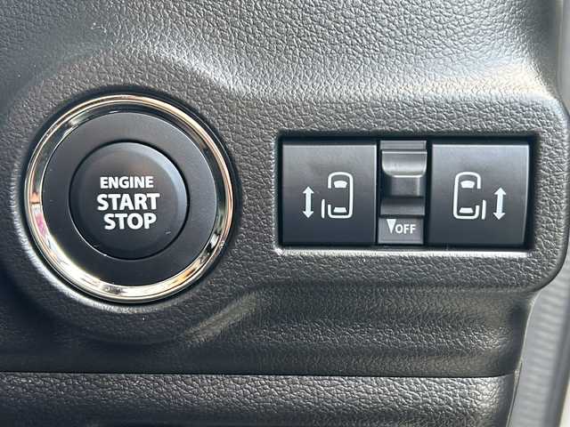 スズキ スペーシア カスタム HYBRID XS ターボ 山形県 2024(令6)年 0.7万km ピュアホワイトパール/ブラック2トーン 禁煙車/ツートンカラー/4WD/デュアルセンサーブレーキサポートII/アダプティブクルーズコントロール/横滑り防止装置/レーンキープアシスト/前後コーナーセンサー/オートマチックハイビーム/全方位カメラ/純正9インチナビ/（Bluetooth/フルセグ/AM/FM/USB)/テレビキャンセラー/ヘッドアップディスプレイ/ステアリングスイッチ/ステアリングヒーター/パドルシフト/ハーフレザーシート/前席シートヒーター/スマートキー×２/純正アルミホイール/LEDライト/フォグランプ