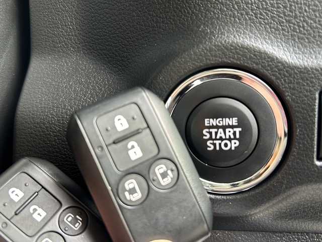 スズキ スペーシア カスタム HYBRID XS ターボ 山形県 2024(令6)年 0.7万km ピュアホワイトパール/ブラック2トーン 禁煙車/ツートンカラー/4WD/デュアルセンサーブレーキサポートII/アダプティブクルーズコントロール/横滑り防止装置/レーンキープアシスト/前後コーナーセンサー/オートマチックハイビーム/全方位カメラ/純正9インチナビ/（Bluetooth/フルセグ/AM/FM/USB)/テレビキャンセラー/ヘッドアップディスプレイ/ステアリングスイッチ/ステアリングヒーター/パドルシフト/ハーフレザーシート/前席シートヒーター/スマートキー×２/純正アルミホイール/LEDライト/フォグランプ