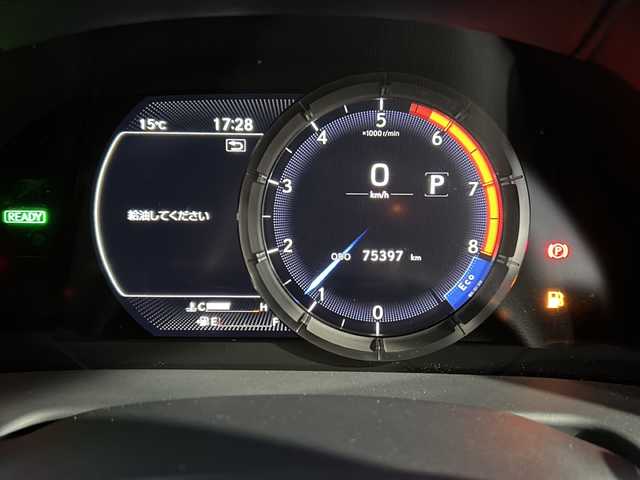 レクサス ＥＳ 300h Fスポーツ 広島県 2019(令1)年 7.6万km ホワイトノーヴァガラスフレーク 禁煙/黒革シート/レクサスセーフティ/・プリクラッシュセーフティ/・レーンディパーチャーアラート/・レーントレーシングアシスト/・オートマチックハイビーム/・先行車発進告知/・ロードサインアシスト/BSM/クリアランスソナー/ヘッドアップディスプレイ/サンルーフ/デジタルインナーミラー/純正ナビ/・フルセグ/CD/DVD/Blu-ray/BT/・USB/AUX/SD/サウンドトラック/バックカメラ/革巻きステアリング/ステアリングスイッチ/ステアリングヒーター/オートライト/シートヒーター／ベンチレーション/純正ドライブレコーダー/ＥＴＣ２．０/３眼ＬＥＤヘッドライト/シーケンシャルターンランプ/パワーシート/シートメモリー/純正フロアマット/ナンバーフレーム/純正ドアバイザー/カードキー/純正19インチアルミホイール