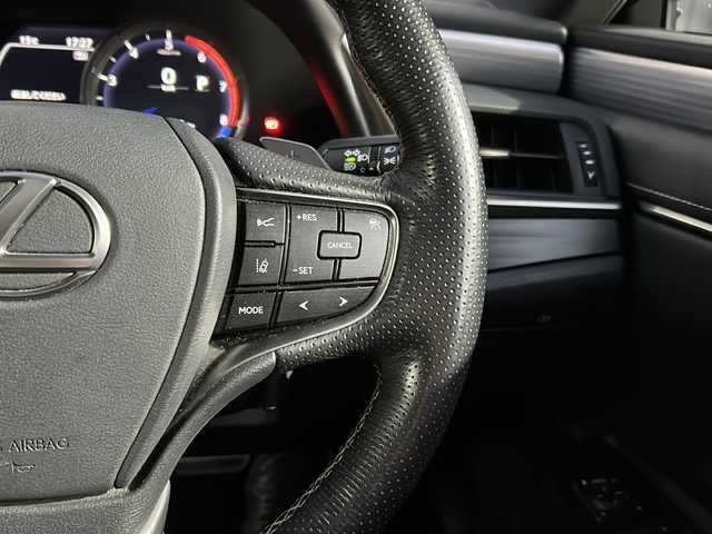 レクサス ＥＳ 300h Fスポーツ 広島県 2019(令1)年 7.6万km ホワイトノーヴァガラスフレーク 禁煙/黒革シート/レクサスセーフティ/・プリクラッシュセーフティ/・レーンディパーチャーアラート/・レーントレーシングアシスト/・オートマチックハイビーム/・先行車発進告知/・ロードサインアシスト/BSM/クリアランスソナー/ヘッドアップディスプレイ/サンルーフ/デジタルインナーミラー/純正ナビ/・フルセグ/CD/DVD/Blu-ray/BT/・USB/AUX/SD/サウンドトラック/バックカメラ/革巻きステアリング/ステアリングスイッチ/ステアリングヒーター/オートライト/シートヒーター／ベンチレーション/純正ドライブレコーダー/ＥＴＣ２．０/３眼ＬＥＤヘッドライト/シーケンシャルターンランプ/パワーシート/シートメモリー/純正フロアマット/ナンバーフレーム/純正ドアバイザー/カードキー/純正19インチアルミホイール