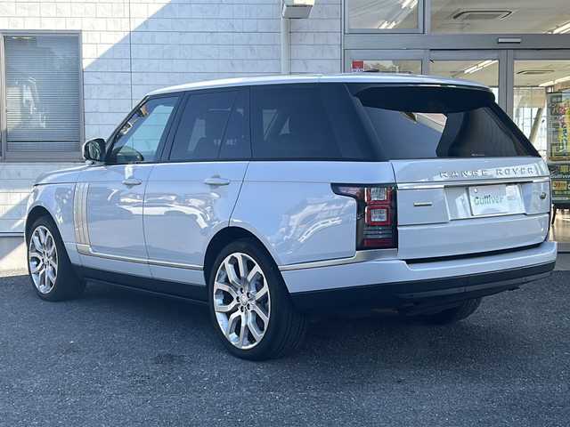 ランドローバー レンジローバー オートバイオグラフィー 埼玉県 2015(平27)年 8.1万km ユーロンホワイト メーカーナビ /(FM/AM/Bluetooth/iPod/DVD/CD/CDチェンジャー/AUX/USB/フルセグ)/ETC /バックカメラ/ドラレコ(前)/ステアリングスイッチ　/電動ステップ　/サンルーフ　/エアーサスペンション/後席モニター×2　/パワーバックドア　/マッサージシート(D/N)　/クルーズコントロール　/ステアリングヒーター　/パワーバックドア　/BSM/電格ミラー/TRC/アイドリングストップ/ダウンヒルアシスト/プッシュスタート/オートライト/パドルシフト/リバース車両検知/パワーシート・シートヒーター・エアシート(全席)/MERIDIANサウンド/ISOFIX/パーキングセンサー/純正フロア/フォグランプ/スマートキー/スペアキー/保証書/取扱説明書