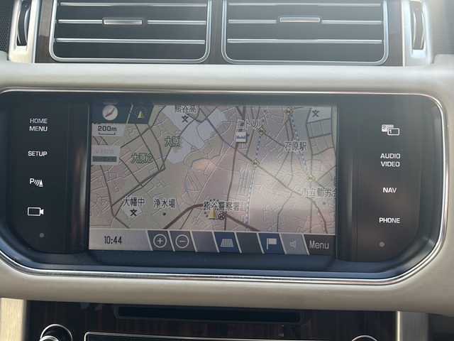 ランドローバー レンジローバー オートバイオグラフィー 埼玉県 2015(平27)年 8.1万km ユーロンホワイト メーカーナビ /(FM/AM/Bluetooth/iPod/DVD/CD/CDチェンジャー/AUX/USB/フルセグ)/ETC /バックカメラ/ドラレコ(前)/ステアリングスイッチ　/電動ステップ　/サンルーフ　/エアーサスペンション/後席モニター×2　/パワーバックドア　/マッサージシート(D/N)　/クルーズコントロール　/ステアリングヒーター　/パワーバックドア　/BSM/電格ミラー/TRC/アイドリングストップ/ダウンヒルアシスト/プッシュスタート/オートライト/パドルシフト/リバース車両検知/パワーシート・シートヒーター・エアシート(全席)/MERIDIANサウンド/ISOFIX/パーキングセンサー/純正フロア/フォグランプ/スマートキー/スペアキー/保証書/取扱説明書