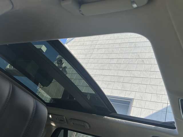 ランドローバー レンジローバー オートバイオグラフィー 埼玉県 2015(平27)年 8.1万km ユーロンホワイト メーカーナビ /(FM/AM/Bluetooth/iPod/DVD/CD/CDチェンジャー/AUX/USB/フルセグ)/ETC /バックカメラ/ドラレコ(前)/ステアリングスイッチ　/電動ステップ　/サンルーフ　/エアーサスペンション/後席モニター×2　/パワーバックドア　/マッサージシート(D/N)　/クルーズコントロール　/ステアリングヒーター　/パワーバックドア　/BSM/電格ミラー/TRC/アイドリングストップ/ダウンヒルアシスト/プッシュスタート/オートライト/パドルシフト/リバース車両検知/パワーシート・シートヒーター・エアシート(全席)/MERIDIANサウンド/ISOFIX/パーキングセンサー/純正フロア/フォグランプ/スマートキー/スペアキー/保証書/取扱説明書