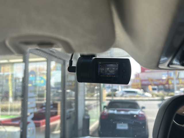 ランドローバー レンジローバー オートバイオグラフィー 埼玉県 2015(平27)年 8.1万km ユーロンホワイト メーカーナビ /(FM/AM/Bluetooth/iPod/DVD/CD/CDチェンジャー/AUX/USB/フルセグ)/ETC /バックカメラ/ドラレコ(前)/ステアリングスイッチ　/電動ステップ　/サンルーフ　/エアーサスペンション/後席モニター×2　/パワーバックドア　/マッサージシート(D/N)　/クルーズコントロール　/ステアリングヒーター　/パワーバックドア　/BSM/電格ミラー/TRC/アイドリングストップ/ダウンヒルアシスト/プッシュスタート/オートライト/パドルシフト/リバース車両検知/パワーシート・シートヒーター・エアシート(全席)/MERIDIANサウンド/ISOFIX/パーキングセンサー/純正フロア/フォグランプ/スマートキー/スペアキー/保証書/取扱説明書