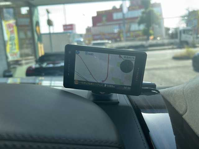 ランドローバー レンジローバー オートバイオグラフィー 埼玉県 2015(平27)年 8.1万km ユーロンホワイト メーカーナビ /(FM/AM/Bluetooth/iPod/DVD/CD/CDチェンジャー/AUX/USB/フルセグ)/ETC /バックカメラ/ドラレコ(前)/ステアリングスイッチ　/電動ステップ　/サンルーフ　/エアーサスペンション/後席モニター×2　/パワーバックドア　/マッサージシート(D/N)　/クルーズコントロール　/ステアリングヒーター　/パワーバックドア　/BSM/電格ミラー/TRC/アイドリングストップ/ダウンヒルアシスト/プッシュスタート/オートライト/パドルシフト/リバース車両検知/パワーシート・シートヒーター・エアシート(全席)/MERIDIANサウンド/ISOFIX/パーキングセンサー/純正フロア/フォグランプ/スマートキー/スペアキー/保証書/取扱説明書