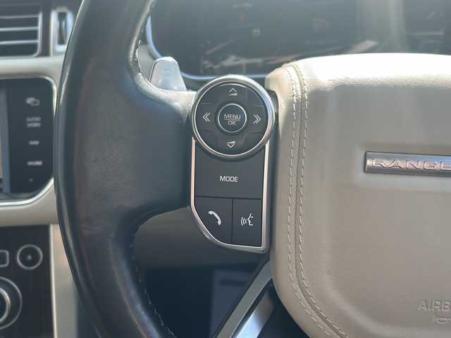 ランドローバー レンジローバー オートバイオグラフィー 埼玉県 2015(平27)年 8.1万km ユーロンホワイト メーカーナビ /(FM/AM/Bluetooth/iPod/DVD/CD/CDチェンジャー/AUX/USB/フルセグ)/ETC /バックカメラ/ドラレコ(前)/ステアリングスイッチ　/電動ステップ　/サンルーフ　/エアーサスペンション/後席モニター×2　/パワーバックドア　/マッサージシート(D/N)　/クルーズコントロール　/ステアリングヒーター　/パワーバックドア　/BSM/電格ミラー/TRC/アイドリングストップ/ダウンヒルアシスト/プッシュスタート/オートライト/パドルシフト/リバース車両検知/パワーシート・シートヒーター・エアシート(全席)/MERIDIANサウンド/ISOFIX/パーキングセンサー/純正フロア/フォグランプ/スマートキー/スペアキー/保証書/取扱説明書