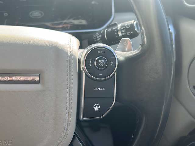 ランドローバー レンジローバー オートバイオグラフィー 埼玉県 2015(平27)年 8.1万km ユーロンホワイト メーカーナビ /(FM/AM/Bluetooth/iPod/DVD/CD/CDチェンジャー/AUX/USB/フルセグ)/ETC /バックカメラ/ドラレコ(前)/ステアリングスイッチ　/電動ステップ　/サンルーフ　/エアーサスペンション/後席モニター×2　/パワーバックドア　/マッサージシート(D/N)　/クルーズコントロール　/ステアリングヒーター　/パワーバックドア　/BSM/電格ミラー/TRC/アイドリングストップ/ダウンヒルアシスト/プッシュスタート/オートライト/パドルシフト/リバース車両検知/パワーシート・シートヒーター・エアシート(全席)/MERIDIANサウンド/ISOFIX/パーキングセンサー/純正フロア/フォグランプ/スマートキー/スペアキー/保証書/取扱説明書