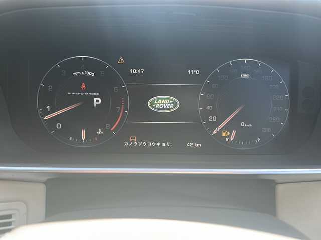 ランドローバー レンジローバー オートバイオグラフィー 埼玉県 2015(平27)年 8.1万km ユーロンホワイト メーカーナビ /(FM/AM/Bluetooth/iPod/DVD/CD/CDチェンジャー/AUX/USB/フルセグ)/ETC /バックカメラ/ドラレコ(前)/ステアリングスイッチ　/電動ステップ　/サンルーフ　/エアーサスペンション/後席モニター×2　/パワーバックドア　/マッサージシート(D/N)　/クルーズコントロール　/ステアリングヒーター　/パワーバックドア　/BSM/電格ミラー/TRC/アイドリングストップ/ダウンヒルアシスト/プッシュスタート/オートライト/パドルシフト/リバース車両検知/パワーシート・シートヒーター・エアシート(全席)/MERIDIANサウンド/ISOFIX/パーキングセンサー/純正フロア/フォグランプ/スマートキー/スペアキー/保証書/取扱説明書