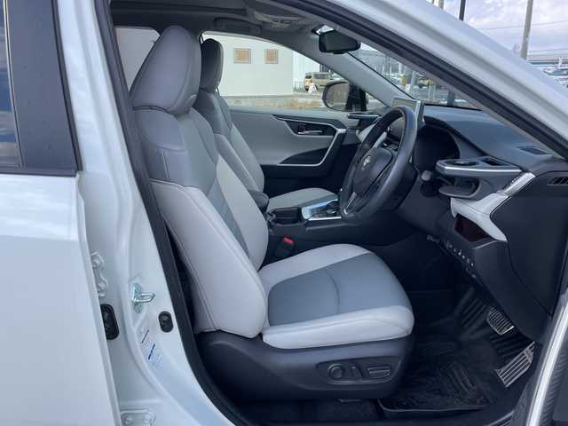 トヨタ ＲＡＶ４ ハイブリットG 道央・札幌 2021(令3)年 3.9万km ホワイトパールクリスタルシャイン ４ＷＤ/ワンオーナー/サンルーフ/純正ナビ/パノラミックビューモニター/ワイパーデアイサー/革巻きステアリング/ステアリングスイッチ/レーダークルーズコントロール/ＬＥＤ/フォグ／リアフォグランプ/オートライト/オートハイビーム/ウィンカーミラー/運転席パワーシート/前席シートヒーター/プリクラッシュセーフティ/レーンキープアシスト/ブラインドスポットモニタリング/リアクロストラフィックアラート/パーキングサポートブレーキ/ロードサインアシスト/コーナーセンサー/横滑り防止装置/バグガード/バンパーガード/社外ステップ/ＴＲＤマフラー/ＴＲＤマッドフラップ/ラダー/ルーフキャリア/プッシュスタート/純正ドアバイザー/ニーエアバッグ/純正エンジンスターター