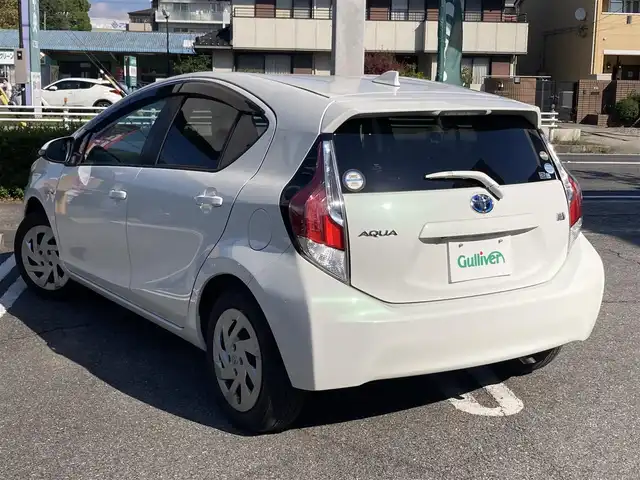 トヨタ アクア G 愛知県 2016(平28)年 6.3万km ライムホワイトパールクリスタルシャイン トヨタセーフティセンス/衝突回避支援ブレーキサポート/車線逸脱警報機能/純正SDナビTV/DVDビデオ&CD/地デジ　フルセグ/Bluetoothオーディオ/バックカメラ/オートライト/オートマチックハイビーム/ビルトインETC/クルーズコントロール/スマートキー/プッシュスタート/前後2カメラドライブレコーダ