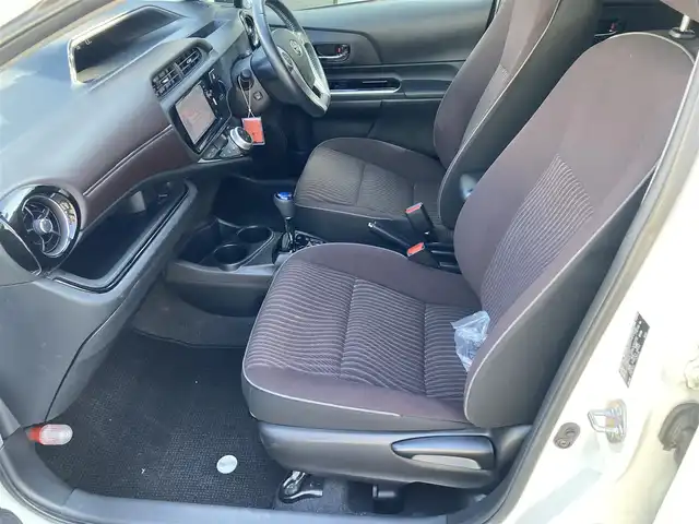 トヨタ アクア G 愛知県 2016(平28)年 6.3万km ライムホワイトパールクリスタルシャイン トヨタセーフティセンス/衝突回避支援ブレーキサポート/車線逸脱警報機能/純正SDナビTV/DVDビデオ&CD/地デジ　フルセグ/Bluetoothオーディオ/バックカメラ/オートライト/オートマチックハイビーム/ビルトインETC/クルーズコントロール/スマートキー/プッシュスタート/前後2カメラドライブレコーダ