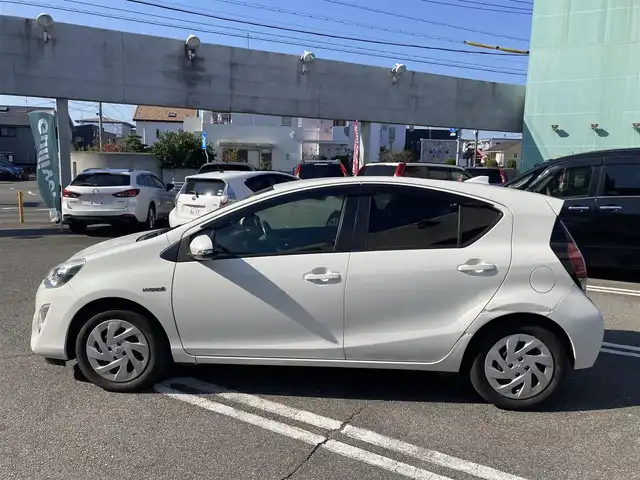 トヨタ アクア G 愛知県 2016(平28)年 6.3万km ライムホワイトパールクリスタルシャイン トヨタセーフティセンス/衝突回避支援ブレーキサポート/車線逸脱警報機能/純正SDナビTV/DVDビデオ&CD/地デジ　フルセグ/Bluetoothオーディオ/バックカメラ/オートライト/オートマチックハイビーム/ビルトインETC/クルーズコントロール/スマートキー/プッシュスタート/前後2カメラドライブレコーダ