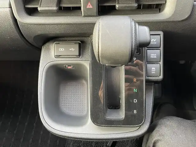 トヨタ シエンタ ハイブリッド X 岡山県 2022(令4)年 3.4万km アーバンカーキ 純正ディスプレイオーディオ/Bluetooth、AM、FM/AppleCarplay、AndroidAuto/バックカメラ/ETC/ドライブレコーダー/オートライト/片側パワースライドドア/トヨタセーフティセンス/・レーダークルーズコントロール/・レーンディパーチャーアラート/・プリクラッシュセーフティ/・オートマチックハイビーム