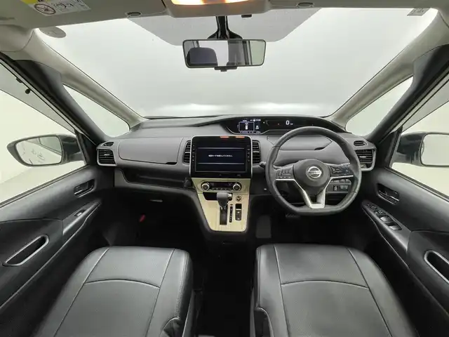 日産 セレナ ハイウェイスター V 熊本県 2022(令4)年 4.1万km ブリリアントホワイトパール 禁煙車　/純正ナビ（ＣＤ・ＤＶＤ・フルセグ・ＢＴ・ＳＤ）/全周囲カメラ　/バックカメラ/純正後席モニター　/社外前後ドライブレコーダー　/アダブティブクルーズコントロール/両側パワースライドドア　/前後クリアランスソナー/デジタルインナーミラー/プロパイロット/側方支援/後側方支援/エマージェンシーブレーキ/速度標識表示/道路標識表示/駐車支援/ふらつき警報機能/ブラインドスポットモニター/横滑り防止/アイドリングストップ/ブレーキホールド/純正フロアマット/純正16インチAW/オートライト/LEDヘッドライト/フォグランプ/スマートキー/プッシュスタート/取扱説明書