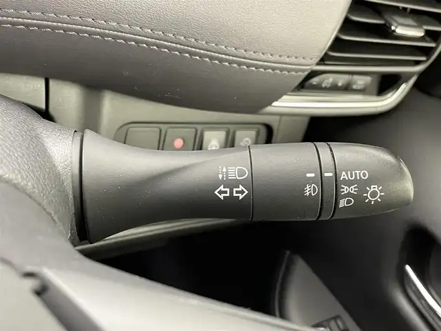 日産 セレナ ハイウェイスター V 熊本県 2022(令4)年 4.1万km ブリリアントホワイトパール 禁煙車　/純正ナビ（ＣＤ・ＤＶＤ・フルセグ・ＢＴ・ＳＤ）/全周囲カメラ　/バックカメラ/純正後席モニター　/社外前後ドライブレコーダー　/アダブティブクルーズコントロール/両側パワースライドドア　/前後クリアランスソナー/デジタルインナーミラー/プロパイロット/側方支援/後側方支援/エマージェンシーブレーキ/速度標識表示/道路標識表示/駐車支援/ふらつき警報機能/ブラインドスポットモニター/横滑り防止/アイドリングストップ/ブレーキホールド/純正フロアマット/純正16インチAW/オートライト/LEDヘッドライト/フォグランプ/スマートキー/プッシュスタート/取扱説明書