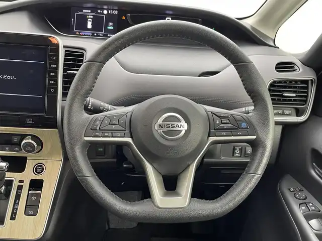 日産 セレナ ハイウェイスター V 熊本県 2022(令4)年 4.1万km ブリリアントホワイトパール 禁煙車　/純正ナビ（ＣＤ・ＤＶＤ・フルセグ・ＢＴ・ＳＤ）/全周囲カメラ　/バックカメラ/純正後席モニター　/社外前後ドライブレコーダー　/アダブティブクルーズコントロール/両側パワースライドドア　/前後クリアランスソナー/デジタルインナーミラー/プロパイロット/側方支援/後側方支援/エマージェンシーブレーキ/速度標識表示/道路標識表示/駐車支援/ふらつき警報機能/ブラインドスポットモニター/横滑り防止/アイドリングストップ/ブレーキホールド/純正フロアマット/純正16インチAW/オートライト/LEDヘッドライト/フォグランプ/スマートキー/プッシュスタート/取扱説明書