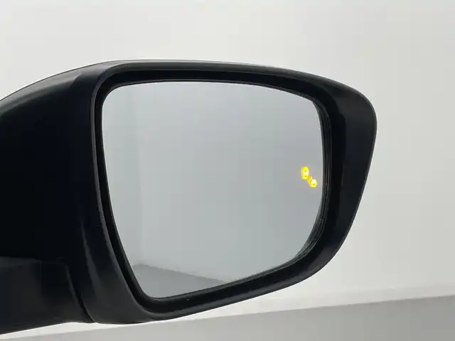 日産 セレナ ハイウェイスター V 熊本県 2022(令4)年 4.1万km ブリリアントホワイトパール 禁煙車　/純正ナビ（ＣＤ・ＤＶＤ・フルセグ・ＢＴ・ＳＤ）/全周囲カメラ　/バックカメラ/純正後席モニター　/社外前後ドライブレコーダー　/アダブティブクルーズコントロール/両側パワースライドドア　/前後クリアランスソナー/デジタルインナーミラー/プロパイロット/側方支援/後側方支援/エマージェンシーブレーキ/速度標識表示/道路標識表示/駐車支援/ふらつき警報機能/ブラインドスポットモニター/横滑り防止/アイドリングストップ/ブレーキホールド/純正フロアマット/純正16インチAW/オートライト/LEDヘッドライト/フォグランプ/スマートキー/プッシュスタート/取扱説明書