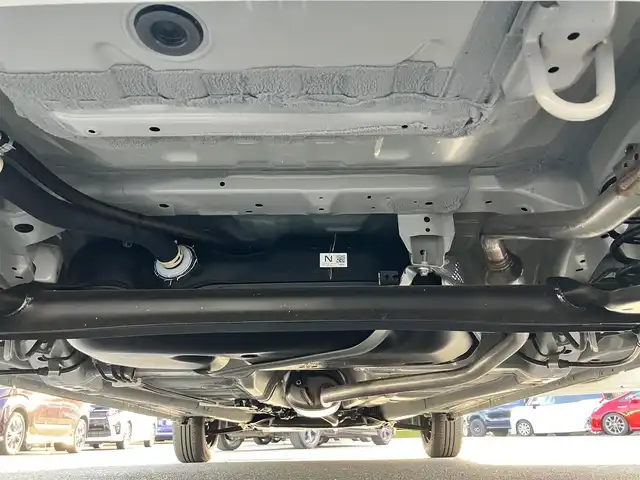 スズキ ワゴンＲ スマイル HYBRID X 静岡県 2025(令7)年 0.1千km ベージュ エンジンスタートボタン/パワーステアリング/パワーウィンドウ/保証書/取扱説明書/アイドリングストップ/スマートキー/スペアキー1本/オートエアコン/レーダークルーズコントロール/USB入力端子/全方位カメラ/純正9インチナビ（CD/DVD/BT/フルセグ）/ベンチシート/布シート/前席シートヒーター/両側パワースライドドア/ABS/横滑り防止装置/コーナーセンサー前後/レーンキープアシスト/オートライト/オートマチックハイビーム/LEDヘッドライト/W+サイドエアバッグ/衝突軽減システム/届出済未使用車/ヘッドアップディスプレイ