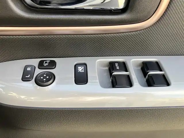 スズキ ワゴンＲ スマイル HYBRID X 静岡県 2025(令7)年 0.1千km ベージュ エンジンスタートボタン/パワーステアリング/パワーウィンドウ/保証書/取扱説明書/アイドリングストップ/スマートキー/スペアキー1本/オートエアコン/レーダークルーズコントロール/USB入力端子/全方位カメラ/純正9インチナビ（CD/DVD/BT/フルセグ）/ベンチシート/布シート/前席シートヒーター/両側パワースライドドア/ABS/横滑り防止装置/コーナーセンサー前後/レーンキープアシスト/オートライト/オートマチックハイビーム/LEDヘッドライト/W+サイドエアバッグ/衝突軽減システム/届出済未使用車/ヘッドアップディスプレイ