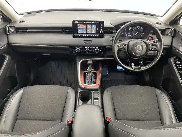 ホンダ ヴェゼル ハイブリッド e:HEV Z 宮城県 2021(令3)年 7.5万km クリスタルブラックパール 4WD/純正ナビ/（フルセグ/Bluetooth/AM/FM/HDMI）/バックカメラ/スペアキー×1/前後ドライブレコーダー/ETC2.0/デジタルインナーミラー/置くだけ充電/パドルシフト/レーダークルーズコントロール/レーンキープアシスト/衝突被害軽減システム/横滑り防止装置/クリアランスソナー/ブラインドスポットモニター/ステアリングヒーター/カーテンエアバッグ/パワーバックドア/ハーフレザー/前席シートヒーター/純正18インチAW/純正LEDヘッドライト/純正フロアマット/保証書