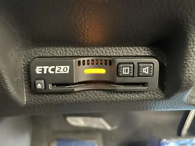 ホンダ ヴェゼル ハイブリッド e:HEV Z 宮城県 2021(令3)年 7.5万km クリスタルブラックパール 4WD/純正ナビ/（フルセグ/Bluetooth/AM/FM/HDMI）/バックカメラ/スペアキー×1/前後ドライブレコーダー/ETC2.0/デジタルインナーミラー/置くだけ充電/パドルシフト/レーダークルーズコントロール/レーンキープアシスト/衝突被害軽減システム/横滑り防止装置/クリアランスソナー/ブラインドスポットモニター/ステアリングヒーター/カーテンエアバッグ/パワーバックドア/ハーフレザー/前席シートヒーター/純正18インチAW/純正LEDヘッドライト/純正フロアマット/保証書