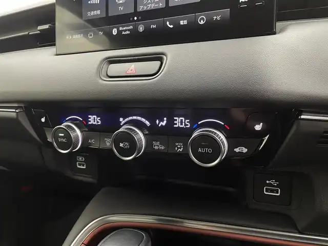 ホンダ ヴェゼル ハイブリッド e:HEV Z 宮城県 2021(令3)年 7.5万km クリスタルブラックパール 4WD/純正ナビ/（フルセグ/Bluetooth/AM/FM/HDMI）/バックカメラ/スペアキー×1/前後ドライブレコーダー/ETC2.0/デジタルインナーミラー/置くだけ充電/パドルシフト/レーダークルーズコントロール/レーンキープアシスト/衝突被害軽減システム/横滑り防止装置/クリアランスソナー/ブラインドスポットモニター/ステアリングヒーター/カーテンエアバッグ/パワーバックドア/ハーフレザー/前席シートヒーター/純正18インチAW/純正LEDヘッドライト/純正フロアマット/保証書