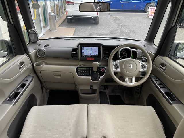 ホンダ Ｎ ＢＯＸ G ターボ Lパッケージ 東京都 2015(平27)年 6.6万km カトラリーシルバーM ワンオーナー/純正SDナビ/　フルセグTV/CD/DVD/Bluetooth/AM・FM/USB/クルーズコントロール/ビルトインETC/アイドリングストップ/横滑り防止装置/ステアリングスイッチ/パドルシフト/片側パワースライドドア/パワーステアリング/パワーウィンドウ/ドアバイザー/プッシュスタート/スマートキー×2/保証書/取扱説明書/スペアキー