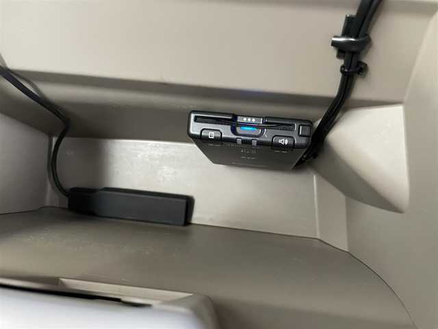 ホンダ Ｎ ＢＯＸ G ターボ Lパッケージ 東京都 2015(平27)年 6.6万km カトラリーシルバーM ワンオーナー/純正SDナビ/　フルセグTV/CD/DVD/Bluetooth/AM・FM/USB/クルーズコントロール/ビルトインETC/アイドリングストップ/横滑り防止装置/ステアリングスイッチ/パドルシフト/片側パワースライドドア/パワーステアリング/パワーウィンドウ/ドアバイザー/プッシュスタート/スマートキー×2/保証書/取扱説明書/スペアキー