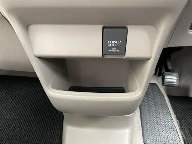 ホンダ Ｎ ＢＯＸ G ターボ Lパッケージ 東京都 2015(平27)年 6.6万km カトラリーシルバーM ワンオーナー/純正SDナビ/　フルセグTV/CD/DVD/Bluetooth/AM・FM/USB/クルーズコントロール/ビルトインETC/アイドリングストップ/横滑り防止装置/ステアリングスイッチ/パドルシフト/片側パワースライドドア/パワーステアリング/パワーウィンドウ/ドアバイザー/プッシュスタート/スマートキー×2/保証書/取扱説明書/スペアキー