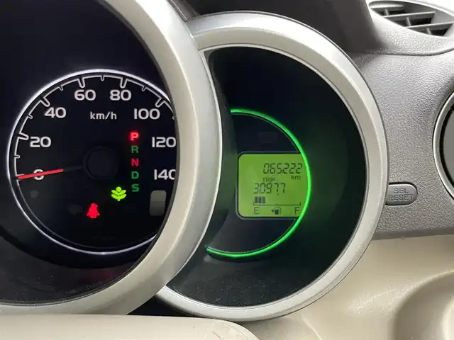 ホンダ Ｎ ＢＯＸ G ターボ Lパッケージ 東京都 2015(平27)年 6.6万km カトラリーシルバーM ワンオーナー/純正SDナビ/　フルセグTV/CD/DVD/Bluetooth/AM・FM/USB/クルーズコントロール/ビルトインETC/アイドリングストップ/横滑り防止装置/ステアリングスイッチ/パドルシフト/片側パワースライドドア/パワーステアリング/パワーウィンドウ/ドアバイザー/プッシュスタート/スマートキー×2/保証書/取扱説明書/スペアキー