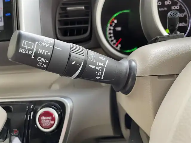 ホンダ Ｎ ＢＯＸ G ターボ Lパッケージ 東京都 2015(平27)年 6.6万km カトラリーシルバーM ワンオーナー/純正SDナビ/　フルセグTV/CD/DVD/Bluetooth/AM・FM/USB/クルーズコントロール/ビルトインETC/アイドリングストップ/横滑り防止装置/ステアリングスイッチ/パドルシフト/片側パワースライドドア/パワーステアリング/パワーウィンドウ/ドアバイザー/プッシュスタート/スマートキー×2/保証書/取扱説明書/スペアキー