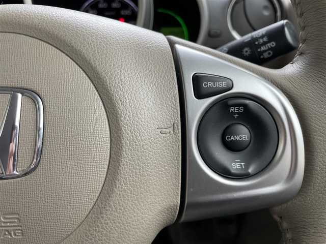 ホンダ Ｎ ＢＯＸ G ターボ Lパッケージ 東京都 2015(平27)年 6.6万km カトラリーシルバーM ワンオーナー/純正SDナビ/　フルセグTV/CD/DVD/Bluetooth/AM・FM/USB/クルーズコントロール/ビルトインETC/アイドリングストップ/横滑り防止装置/ステアリングスイッチ/パドルシフト/片側パワースライドドア/パワーステアリング/パワーウィンドウ/ドアバイザー/プッシュスタート/スマートキー×2/保証書/取扱説明書/スペアキー