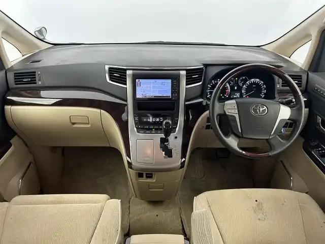 トヨタ アルファード 240G 千葉県 2012(平24)年 8.5万km シルバーM 純正ナビ/・NSZT-W61G/・CD/DVD/BT/AUX/フルセグ/両側パワースライドドア/クルーズコントロール/バックカメラ/HIDヘッドライト/オートライト/フォグライト/バックドアイージークローザー/パワーシート/ビルトインETC/スマートキー/スペアキー/純正17インチアルミホイール/防眩式ルームミラー