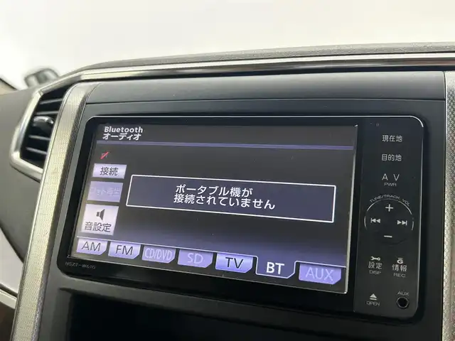 トヨタ アルファード 240G 千葉県 2012(平24)年 8.5万km シルバーM 純正ナビ/・NSZT-W61G/・CD/DVD/BT/AUX/フルセグ/両側パワースライドドア/クルーズコントロール/バックカメラ/HIDヘッドライト/オートライト/フォグライト/バックドアイージークローザー/パワーシート/ビルトインETC/スマートキー/スペアキー/純正17インチアルミホイール/防眩式ルームミラー