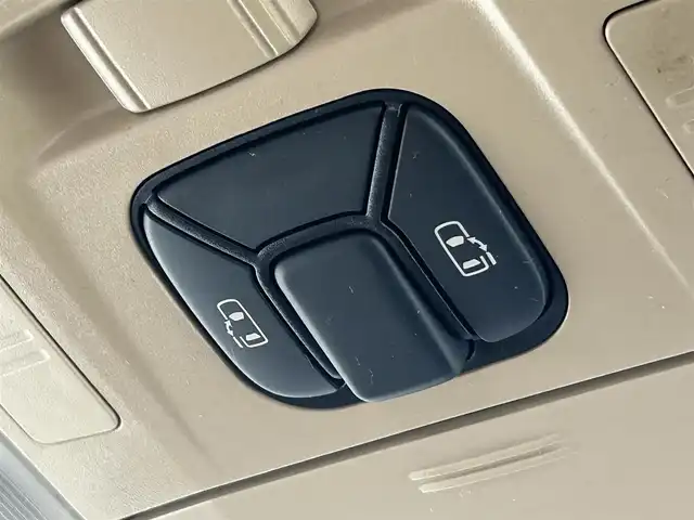 トヨタ アルファード 240G 千葉県 2012(平24)年 8.5万km シルバーM 純正ナビ/・NSZT-W61G/・CD/DVD/BT/AUX/フルセグ/両側パワースライドドア/クルーズコントロール/バックカメラ/HIDヘッドライト/オートライト/フォグライト/バックドアイージークローザー/パワーシート/ビルトインETC/スマートキー/スペアキー/純正17インチアルミホイール/防眩式ルームミラー