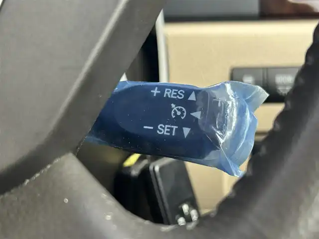 トヨタ アルファード 240G 千葉県 2012(平24)年 8.5万km シルバーM 純正ナビ/・NSZT-W61G/・CD/DVD/BT/AUX/フルセグ/両側パワースライドドア/クルーズコントロール/バックカメラ/HIDヘッドライト/オートライト/フォグライト/バックドアイージークローザー/パワーシート/ビルトインETC/スマートキー/スペアキー/純正17インチアルミホイール/防眩式ルームミラー